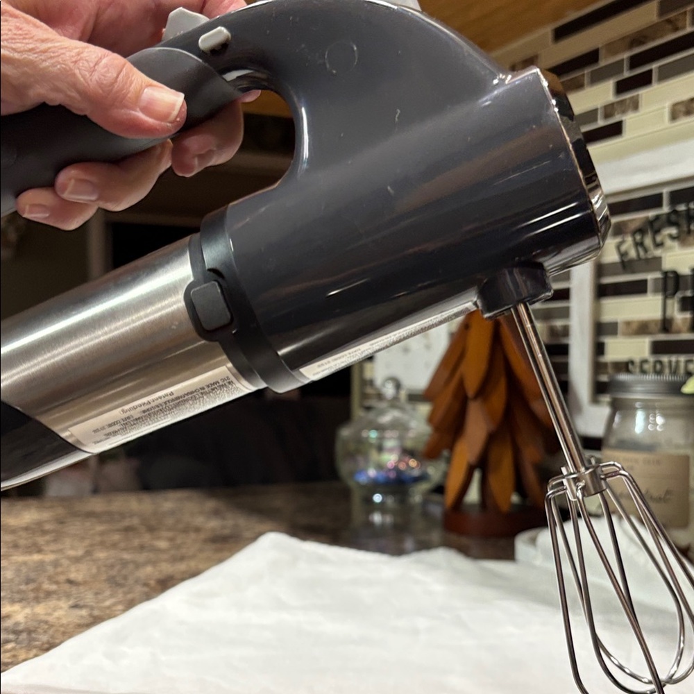 The Pampered Chef- **Replacement** Flex+ Hand Mixer Attachment w/beaters - Picture 7 of 12